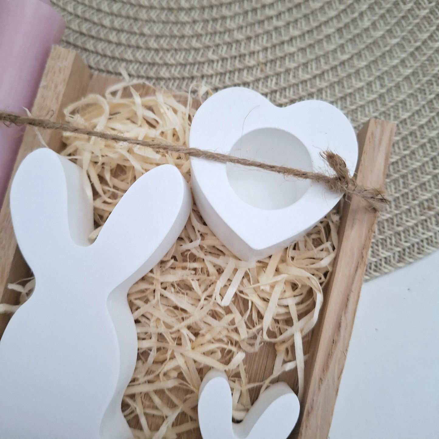 Ostern Geschenkset Ostergeschenk Hase mit Herz groß und klein Kerzenhalter Herz Kerzenset Stabkerze Kerzenbox Holzbox Mitbringsel