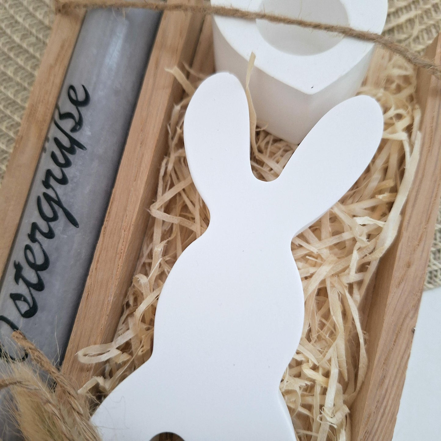 Ostern Geschenkset Ostergeschenk Hase mit Herz groß Kerzenhalter Herz Kerzenset Stabkerze Kerzenbox Holzbox Mitbringsel