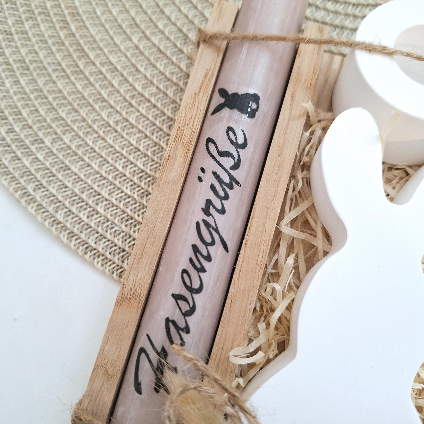 Ostern Geschenkset Ostergeschenk Hase mit Herz groß Kerzenhalter rund Kerzenset Stabkerze Kerzenbox Holzbox Mitbringsel