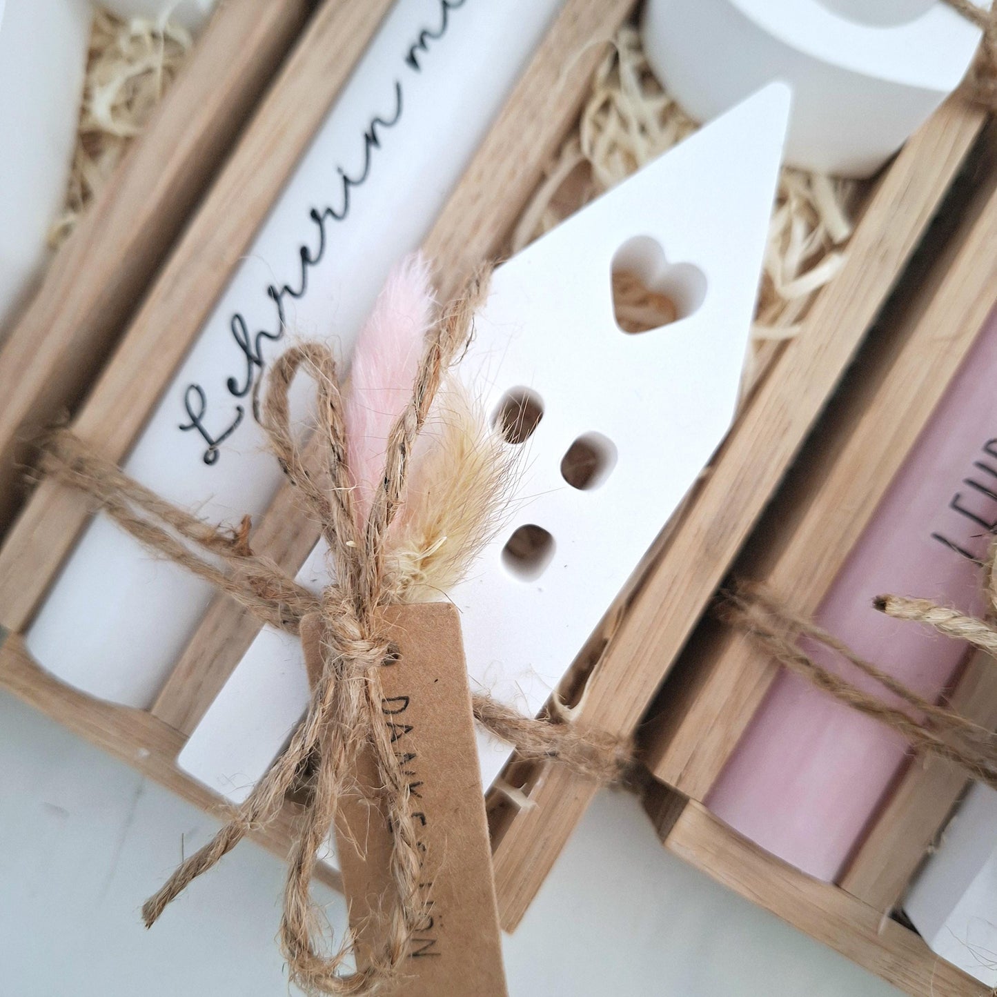 Abschiedsgeschenk Schule Lehrerin mit Herz Lehrer Geschenkset Dankeschön Haus / Lichthaus Kerzenhalter Herz Kerzenset Stabkerze Holzbox