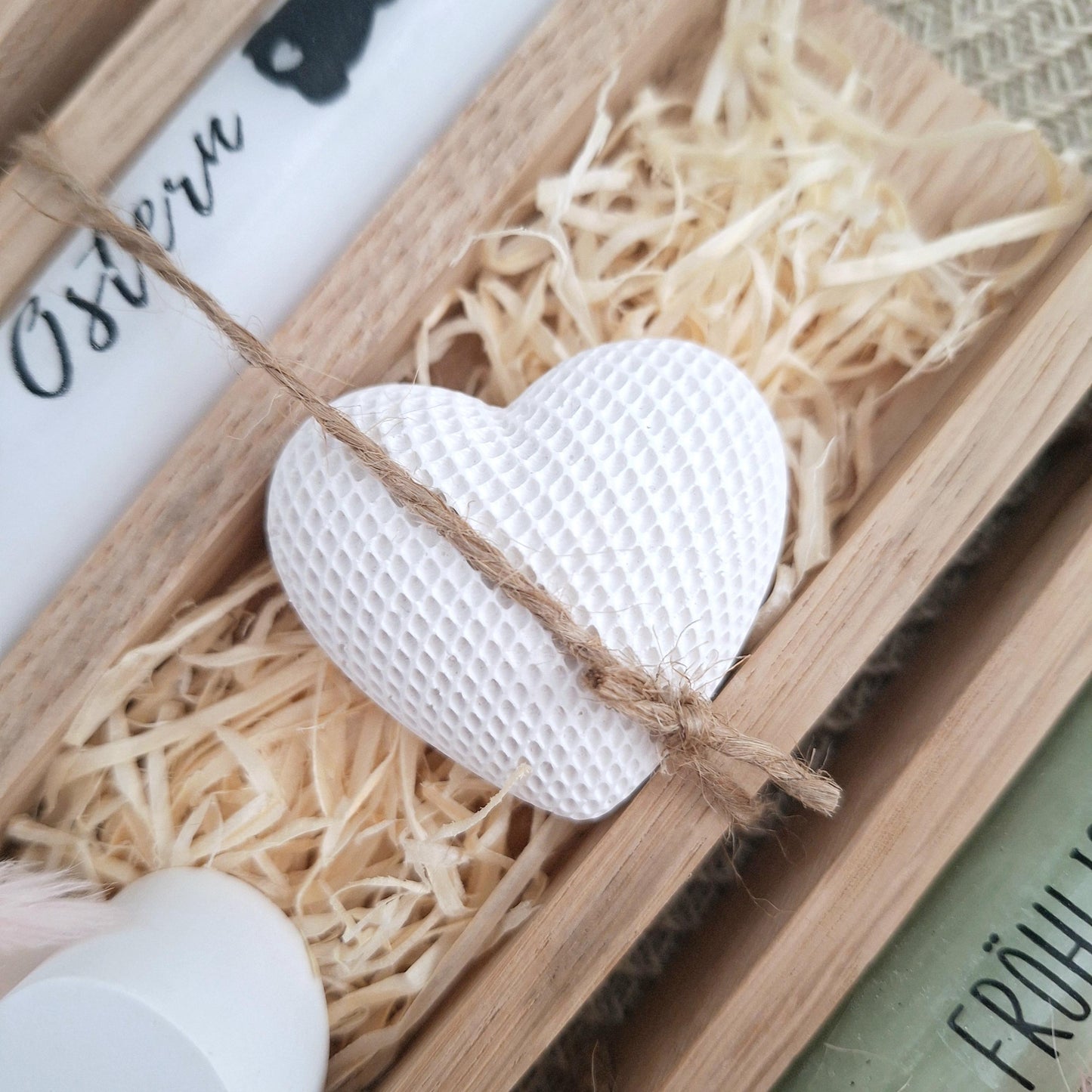 Ostern Geschenkset Ostergeschenk Dekoherz Kerzenhalter Herz Kerzenset Stabkerze Kerzenbox Holzbox Mitbringsel