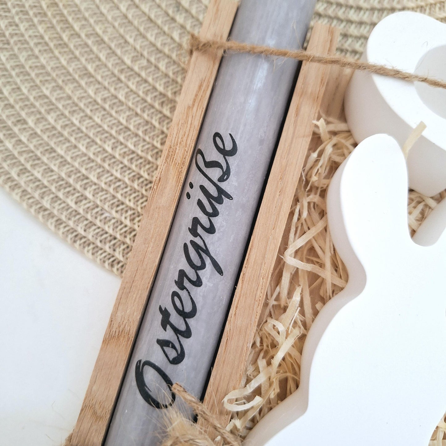 Ostern Geschenkset Ostergeschenk Hase mit Herz groß Kerzenhalter Herz Kerzenset Stabkerze Kerzenbox Holzbox Mitbringsel
