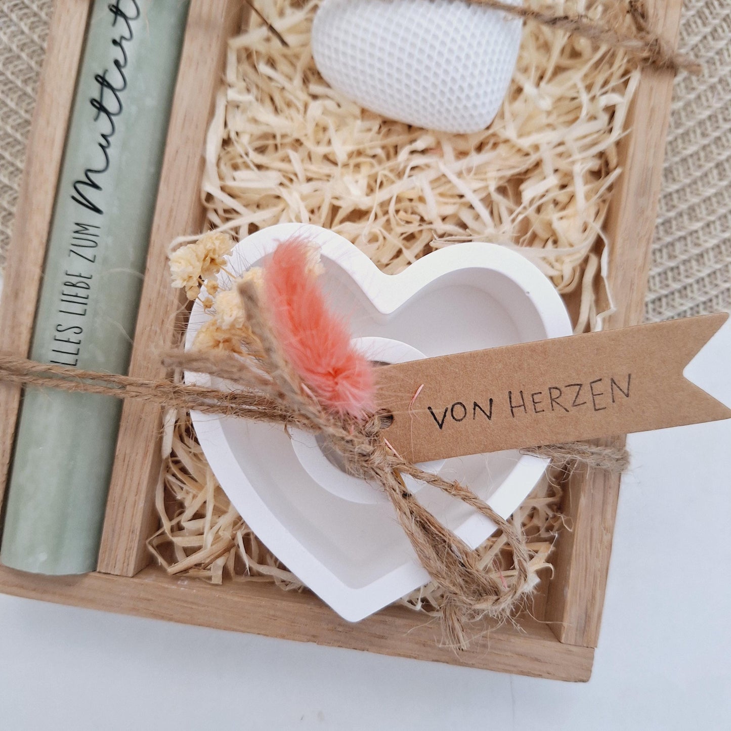 Muttertag Muttertagsgeschenk Dekoherz Kerzenteller Herz Kerzenset für Mama Geschenkset Stabkerze Kerzenbox Holzbox Mitbringsel