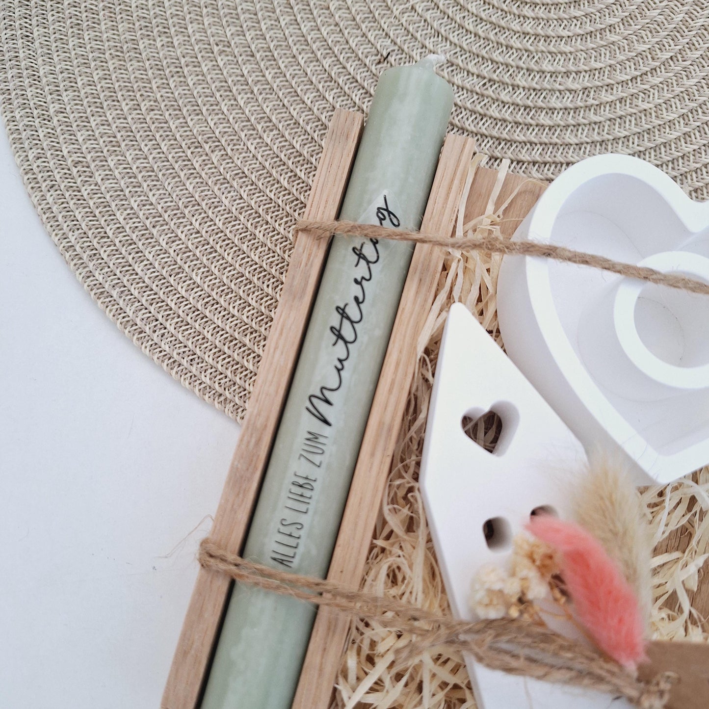 Muttertag Muttertagsgeschenk Haus / Lichthaus Kerzenteller Herz Kerzenset für Mama Geschenkset Stabkerze Kerzenbox Holzbox Mitbringsel
