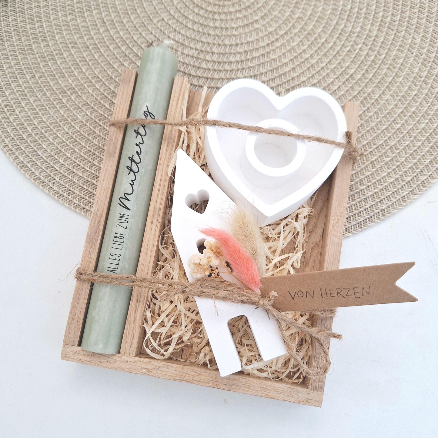 Muttertag Muttertagsgeschenk Haus / Lichthaus Kerzenteller Herz Kerzenset für Mama Geschenkset Stabkerze Kerzenbox Holzbox Mitbringsel