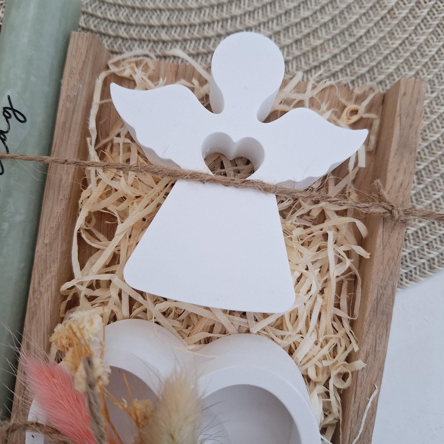 Muttertag Muttertagsgeschenk Engel mit Herz Kerzenteller Herz Kerzenset für Mama Geschenkset Stabkerze Kerzenbox Holzbox Mitbringsel