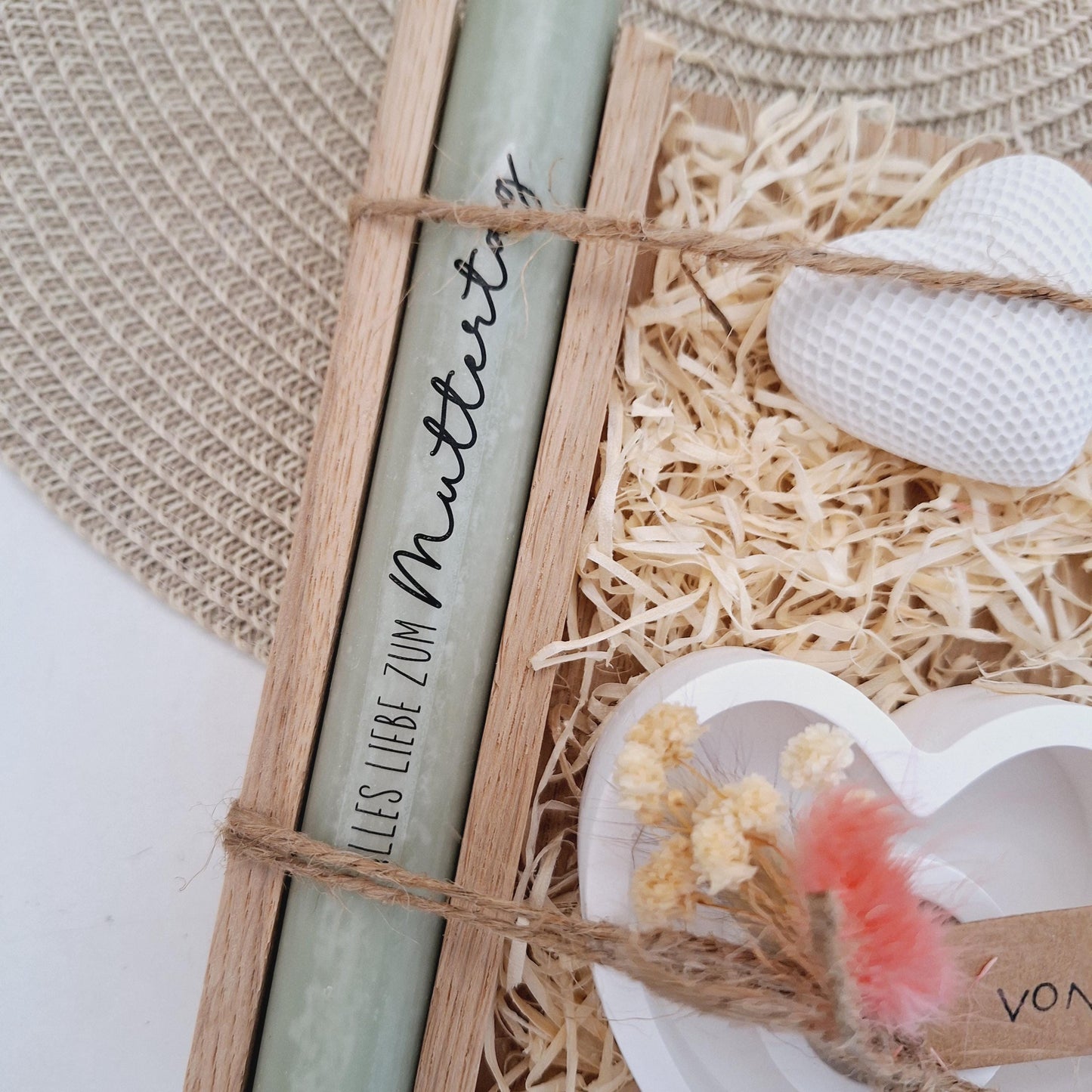 Muttertag Muttertagsgeschenk Dekoherz Kerzenteller Herz Kerzenset für Mama Geschenkset Stabkerze Kerzenbox Holzbox Mitbringsel