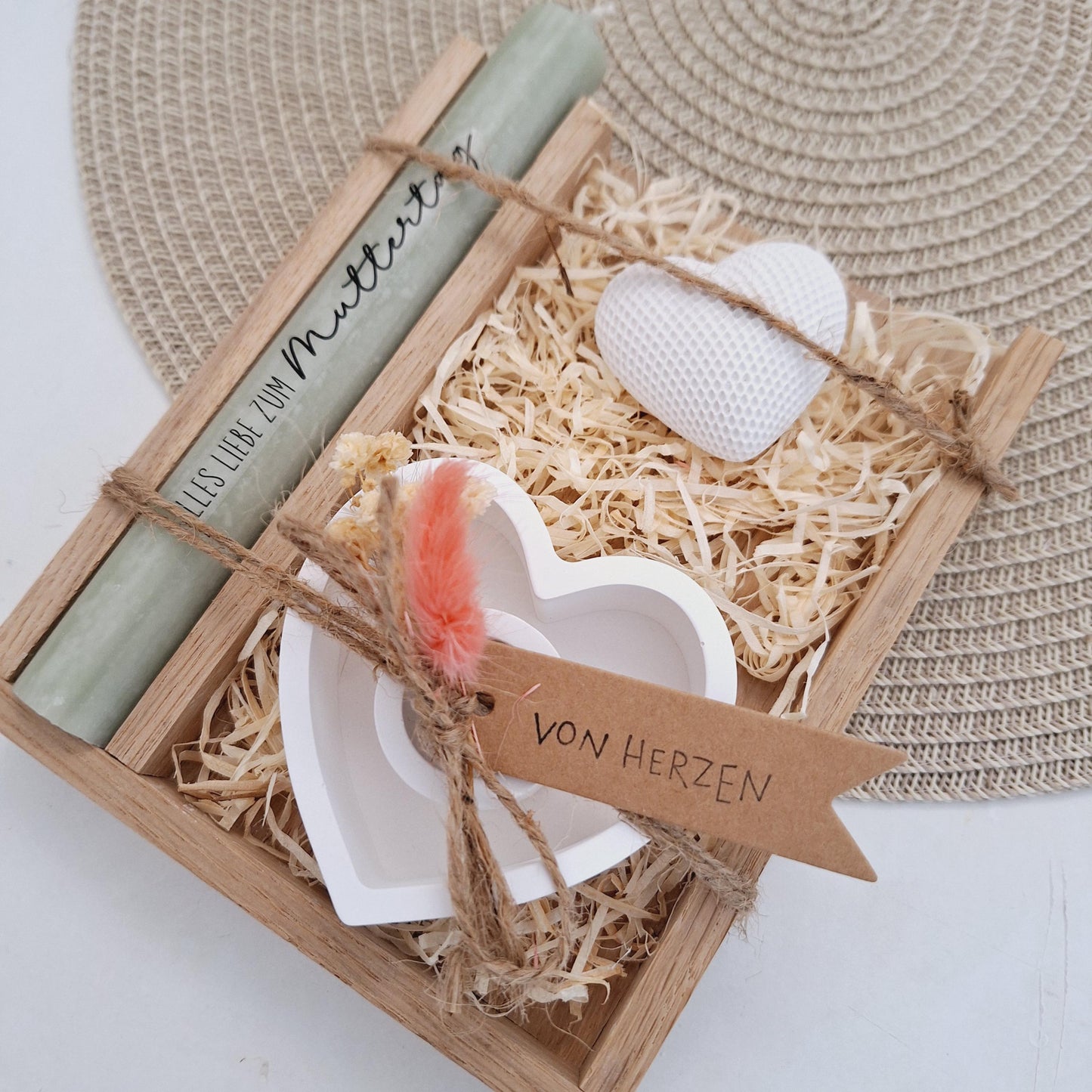 Muttertag Muttertagsgeschenk Dekoherz Kerzenteller Herz Kerzenset für Mama Geschenkset Stabkerze Kerzenbox Holzbox Mitbringsel