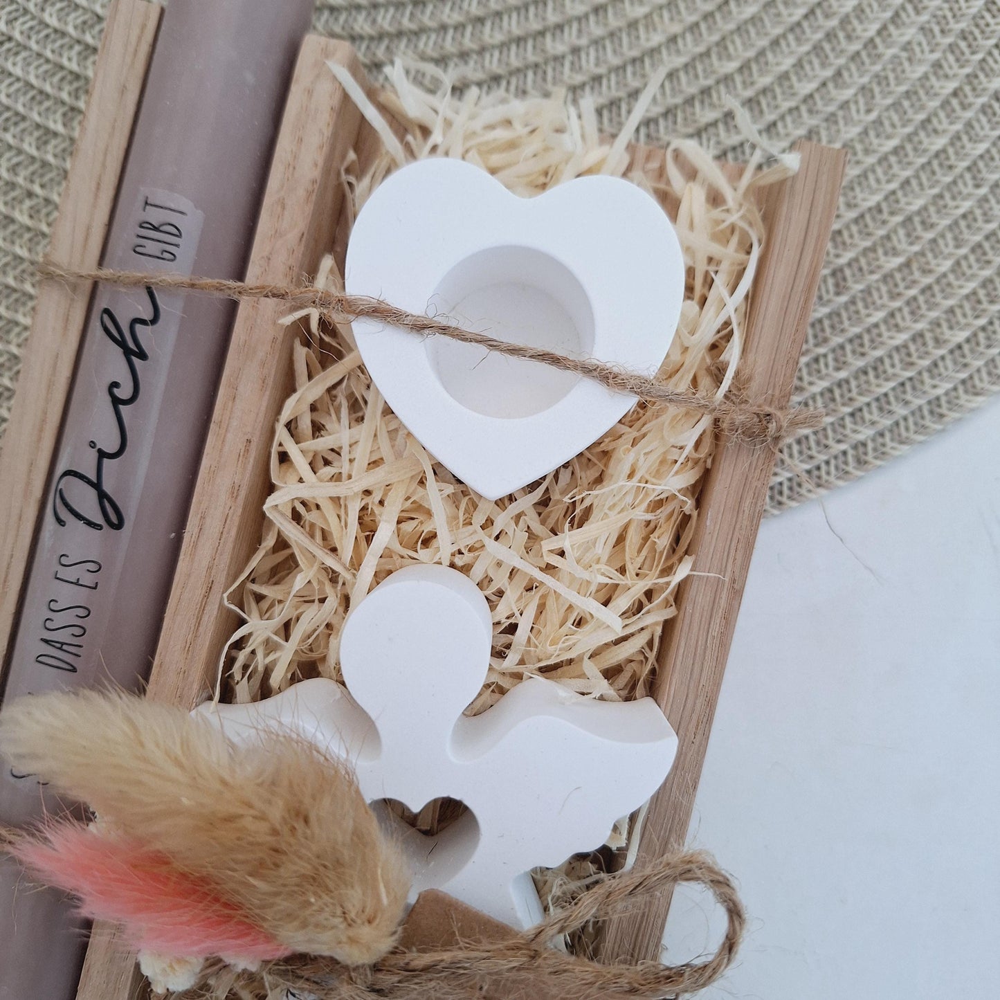Muttertag Muttertagsgeschenk Engel mit Herz Kerzenhalter Herz Kerzenset für Mama Geschenkset Stabkerze Kerzenbox Holzbox Mitbringsel