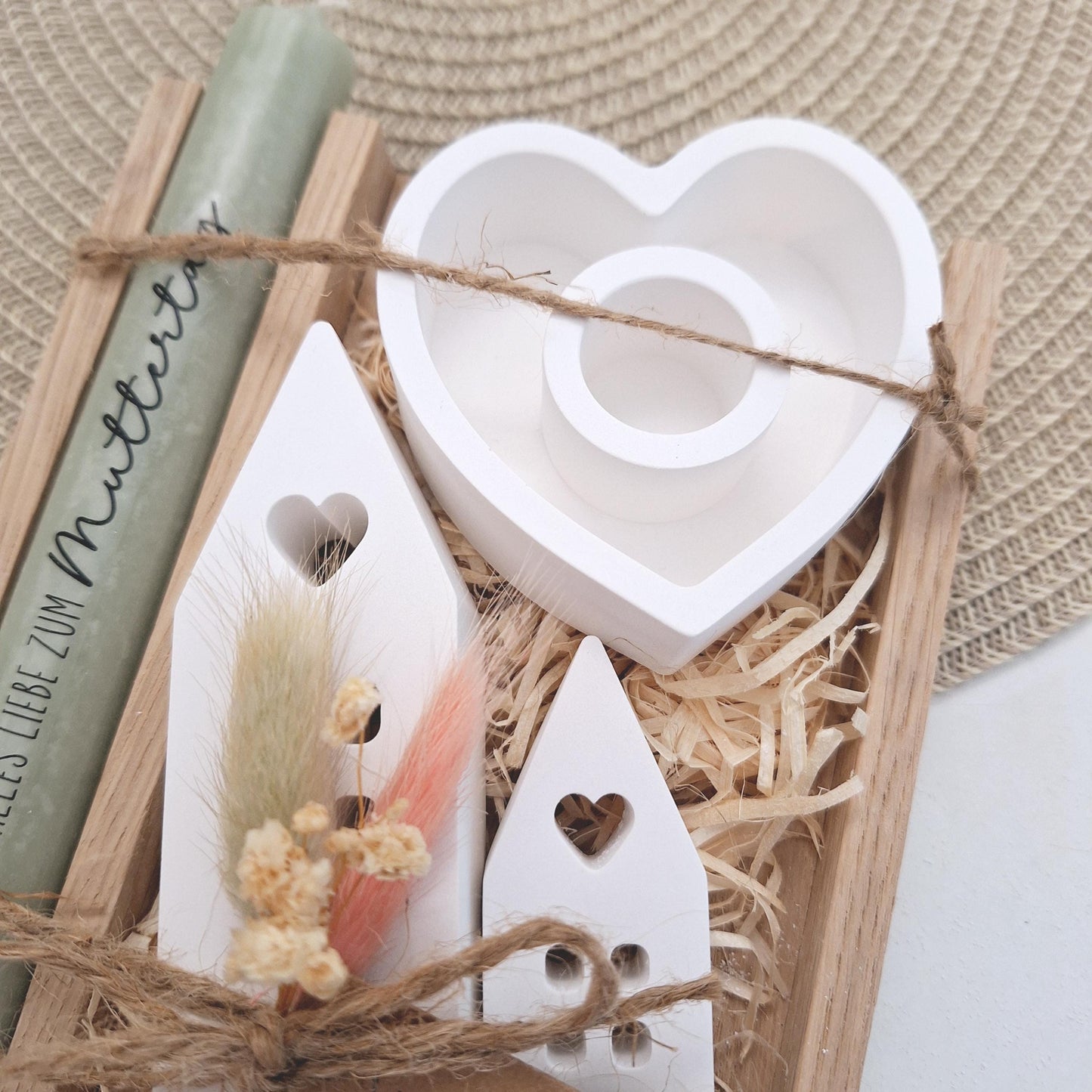 Muttertag Muttertagsgeschenk Häuser / Lichthäuser Kerzenteller Herz Kerzenset für Mama Geschenkset Stabkerze Kerzenbox Holzbox Mitbringsel