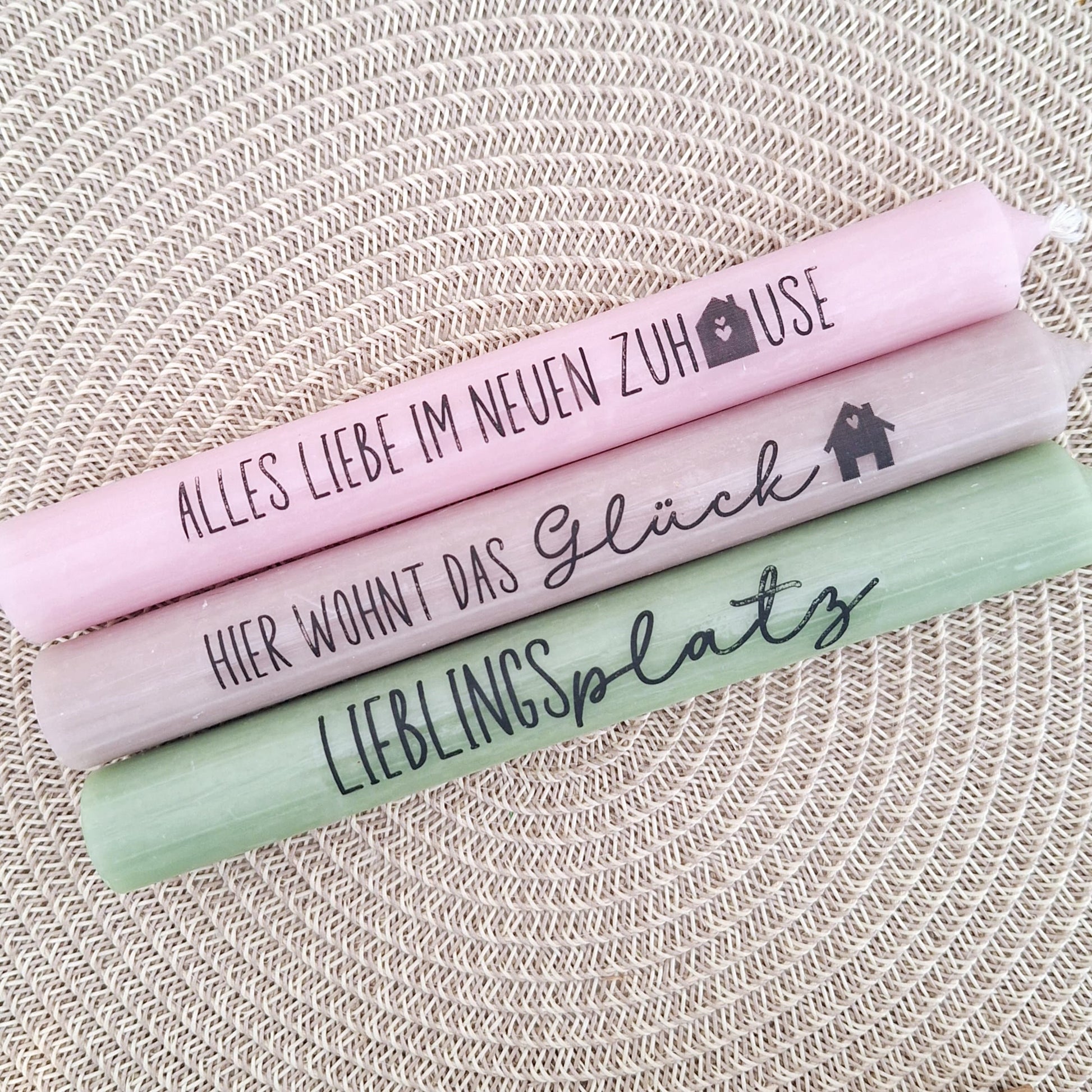 Einzugsgeschenk Geschenkset zum Umzug Kerzenset zum Hauskauf Kerzenhalter Häuser Lichthäuser Stabkerze Schriftzug mit Holzbox