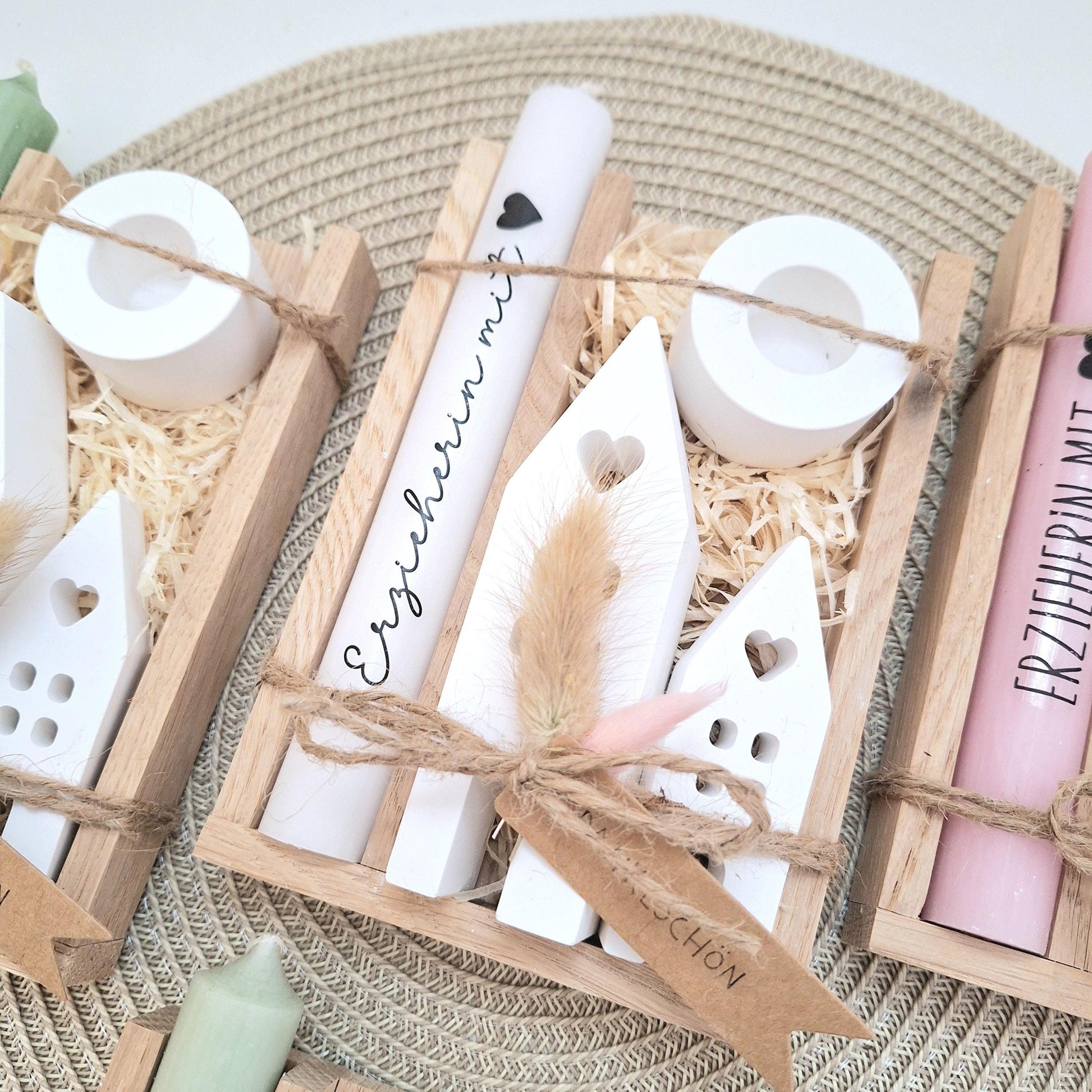 Abschiedsgeschenk Kindergarten KITA Erzieherin mit Herz Geschenkset Dankeschön Häuser / Lichthäuser Kerzenhalter rund Kerzenset Stabkerze Holzbox