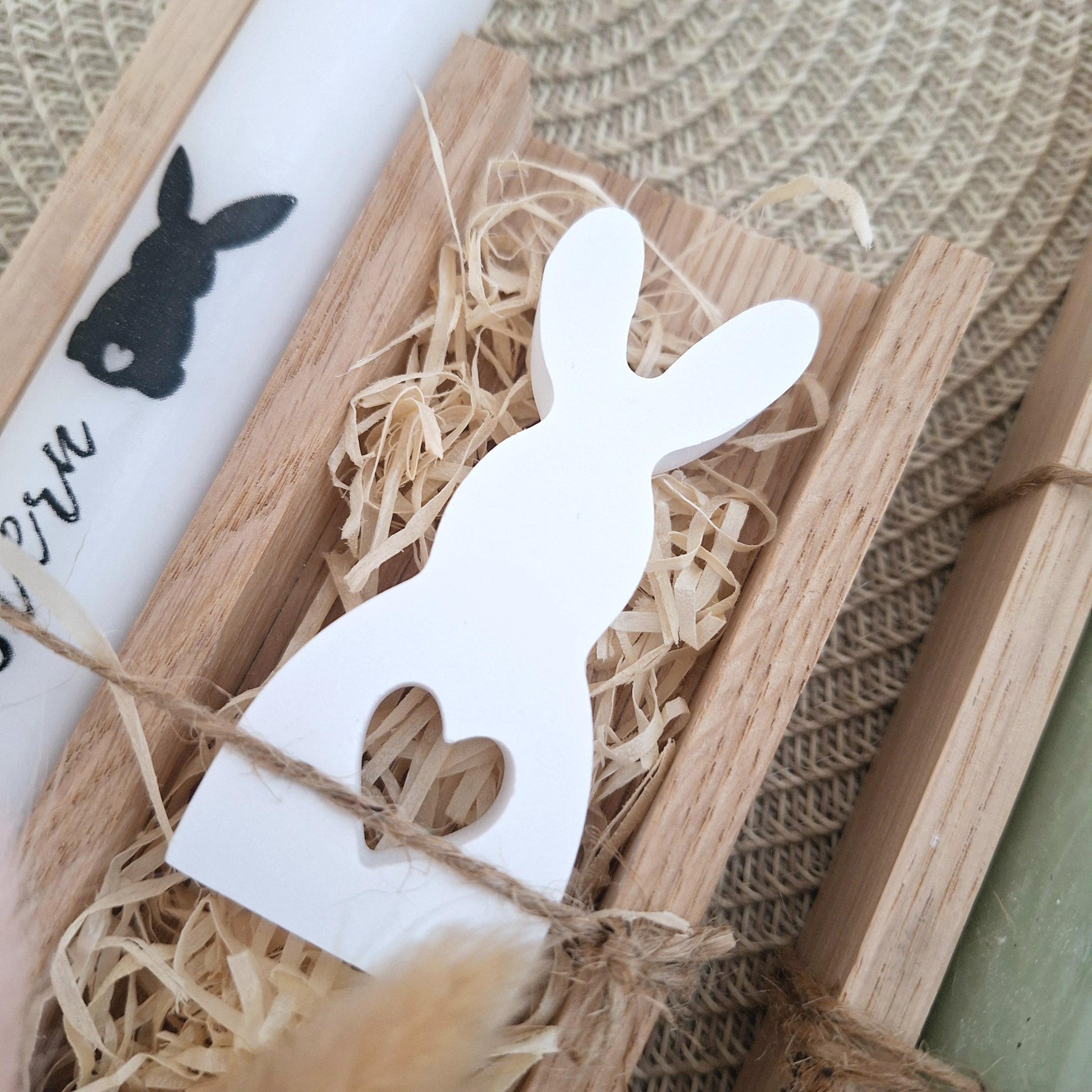 Ostern Ostergeschenk Geschenkset Kerze Kerzenset Kerzenhalter rund Hase mit Herz Stabkerze Schriftzug Frohe Ostern Osterfest Mitbringsel