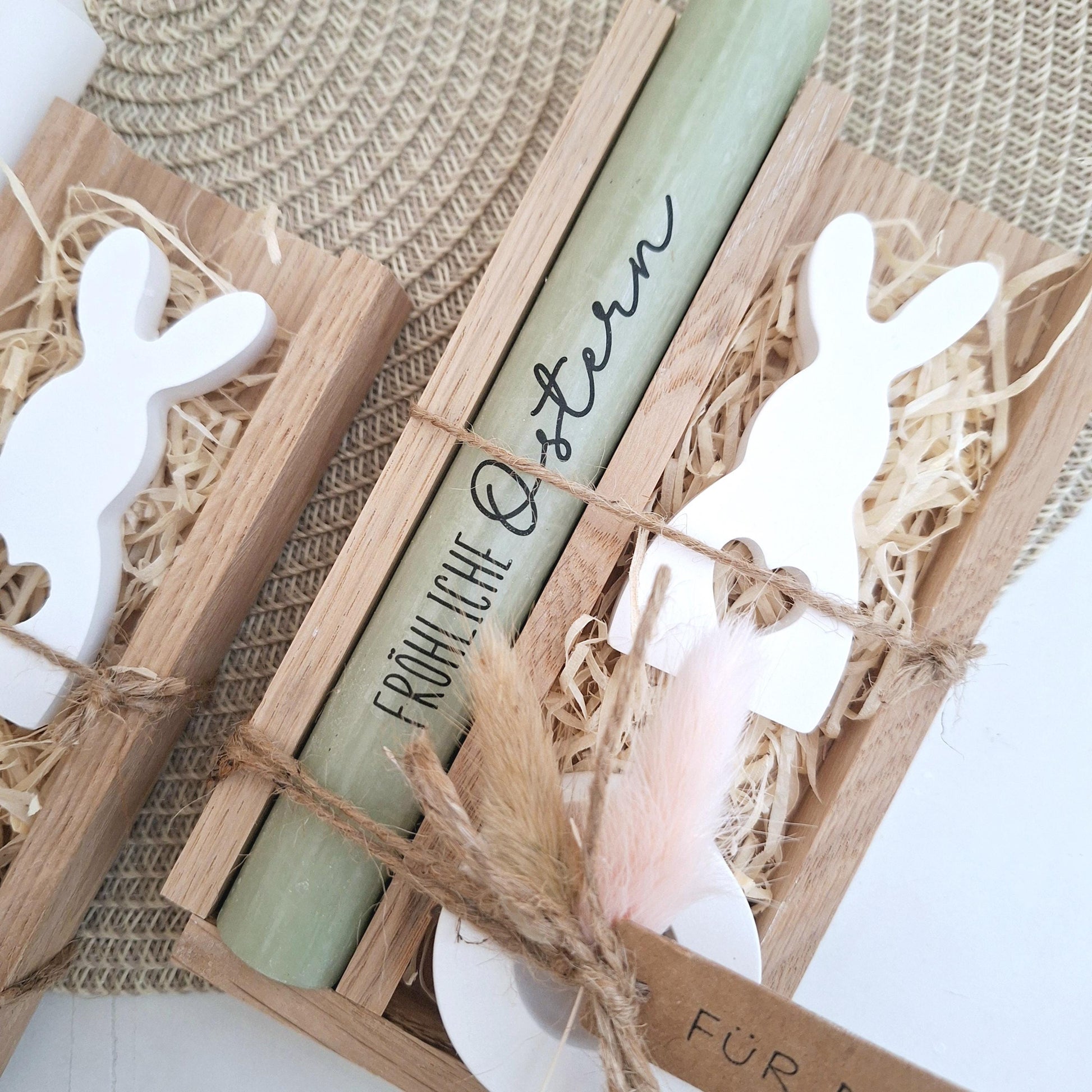 Ostern Ostergeschenk Geschenkset Kerze Kerzenset Kerzenhalter rund Hase mit Herz Stabkerze Schriftzug Frohe Ostern Osterfest Mitbringsel
