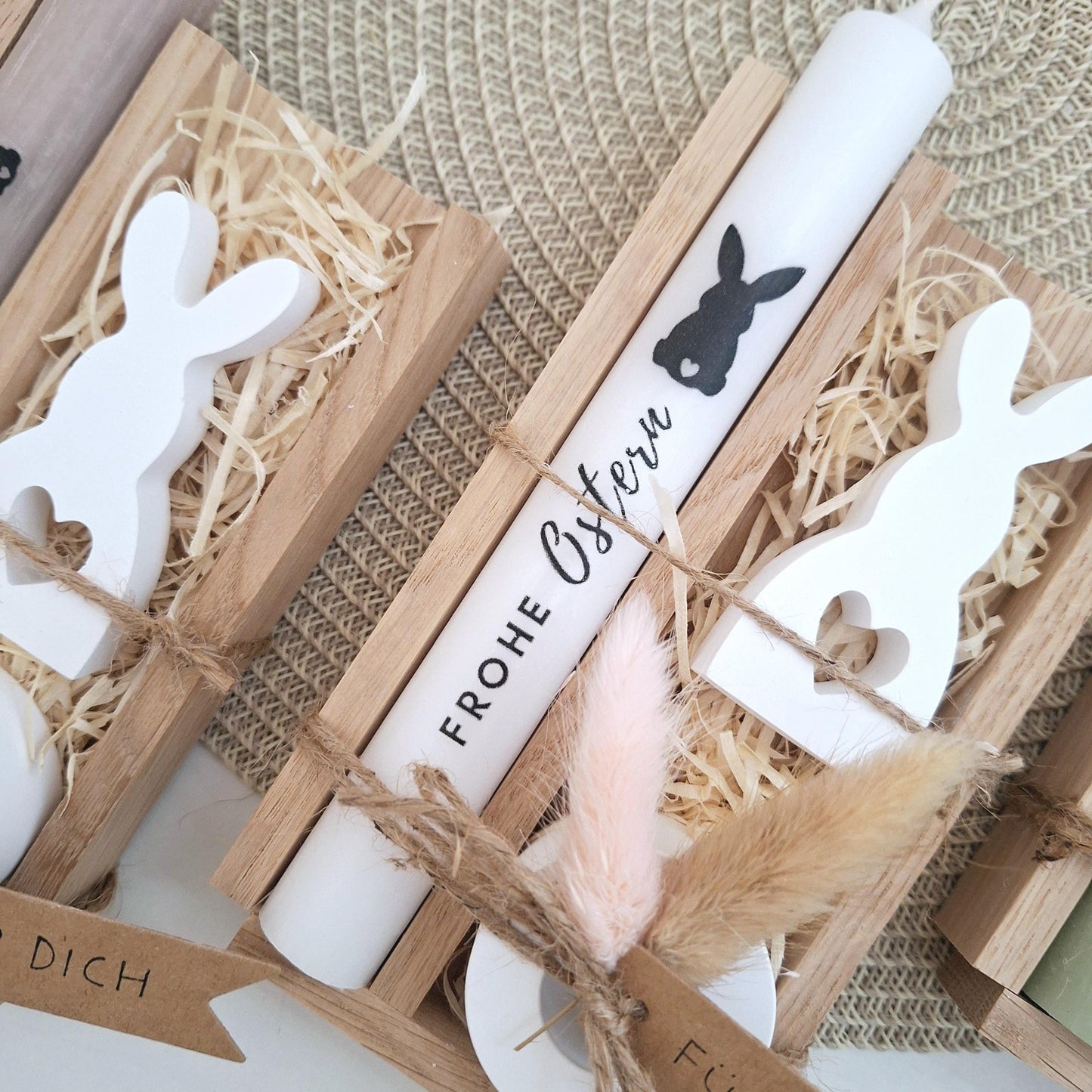 Ostern Ostergeschenk Geschenkset Kerze Kerzenset Kerzenhalter rund Hase mit Herz Stabkerze Schriftzug Frohe Ostern Osterfest Mitbringsel