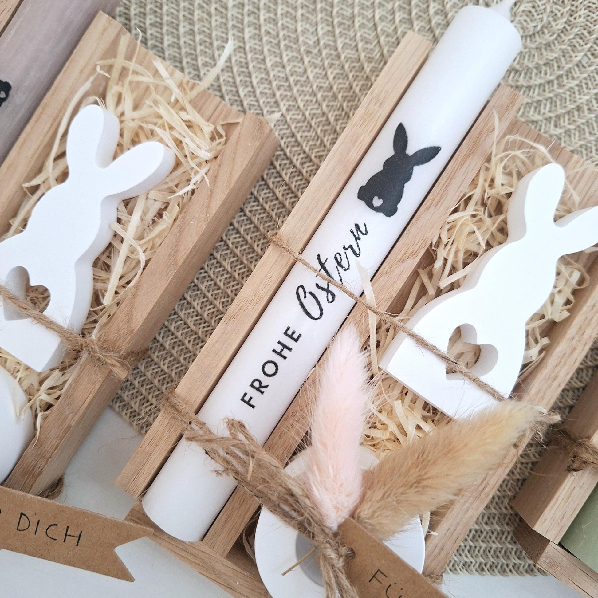 Ostern Ostergeschenk Geschenkset Kerze Kerzenset Kerzenhalter rund Hase mit Herz Stabkerze Schriftzug Frohe Ostern Osterfest Mitbringsel