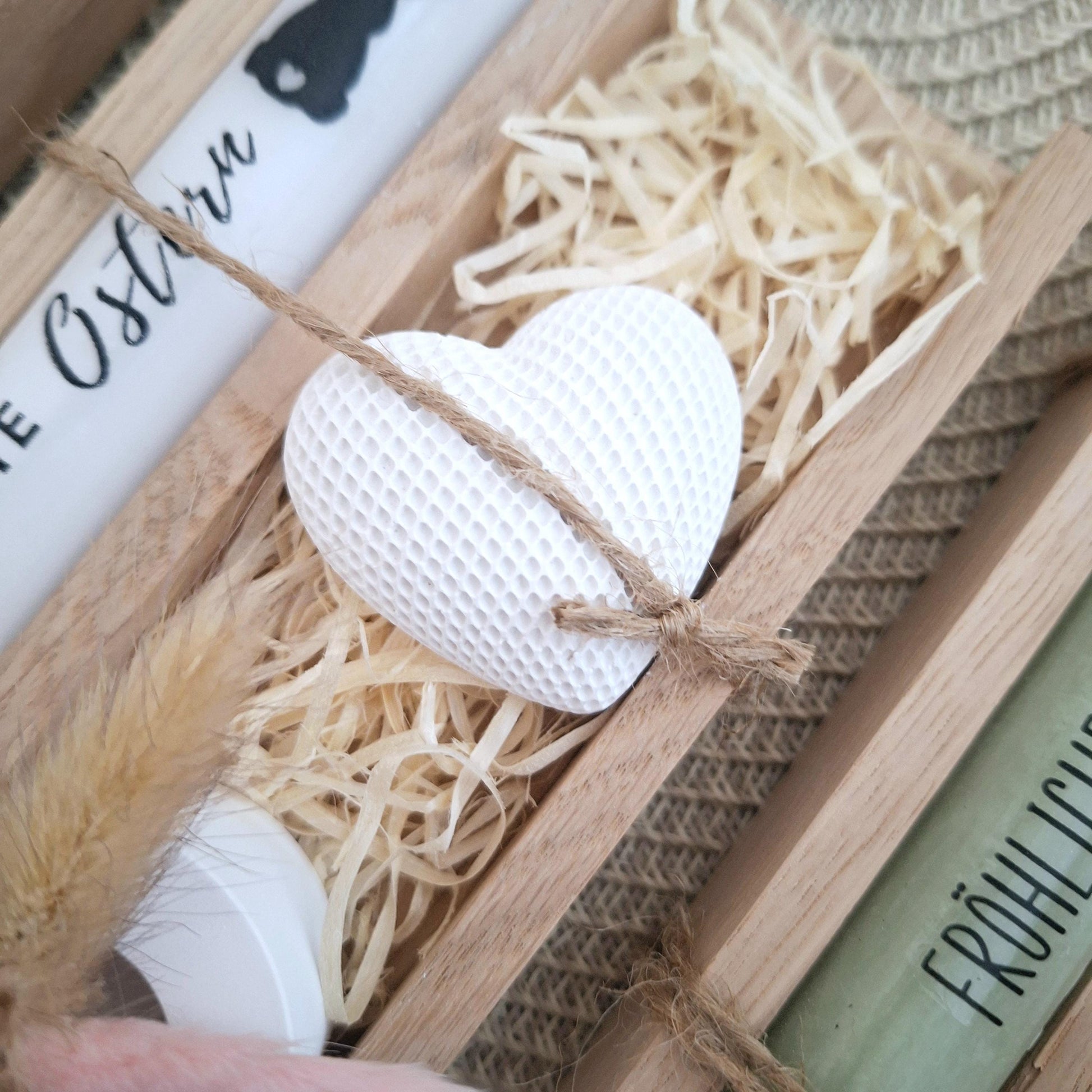 Ostern Ostergeschenk Geschenkset Kerze Kerzenset Dekoherz Kerzenhalter rund Stabkerze Schriftzug Frohe Ostern Osterfest Mitbringsel
