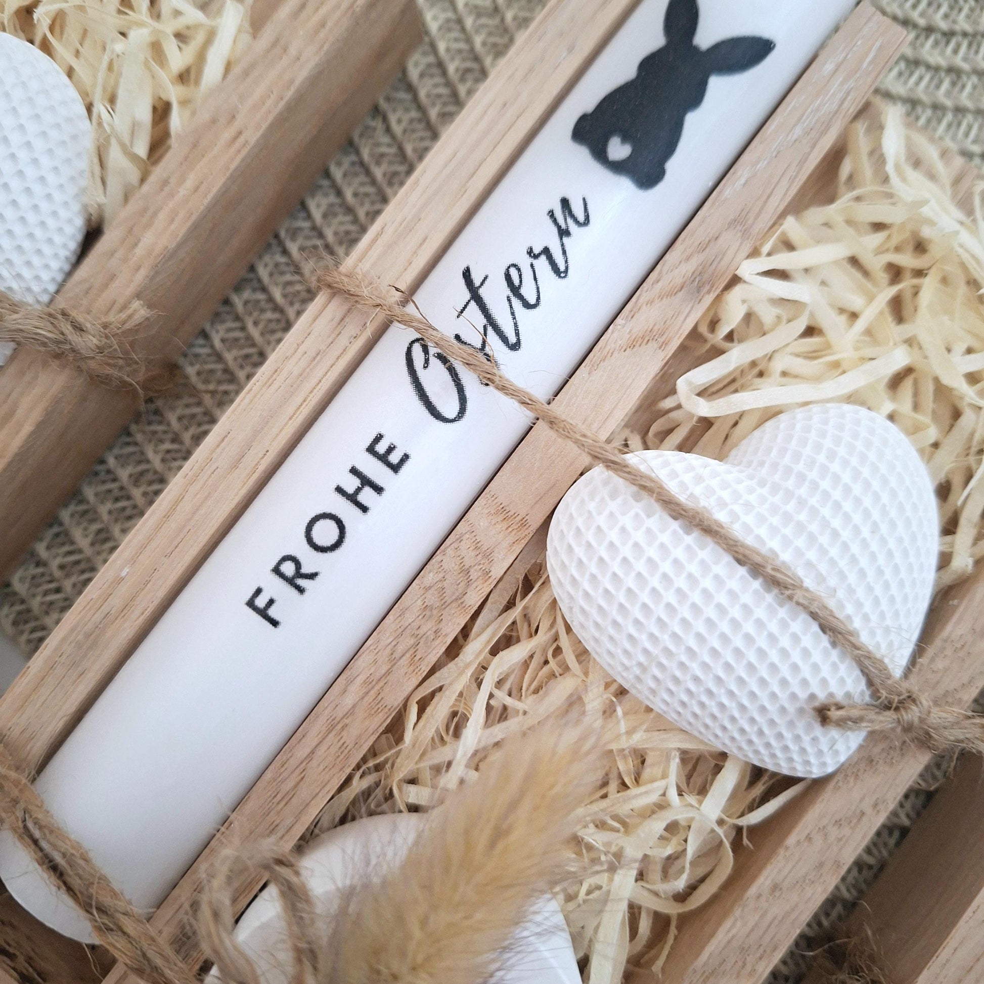 Ostern Ostergeschenk Geschenkset Kerze Kerzenset Dekoherz Kerzenhalter rund Stabkerze Schriftzug Frohe Ostern Osterfest Mitbringsel