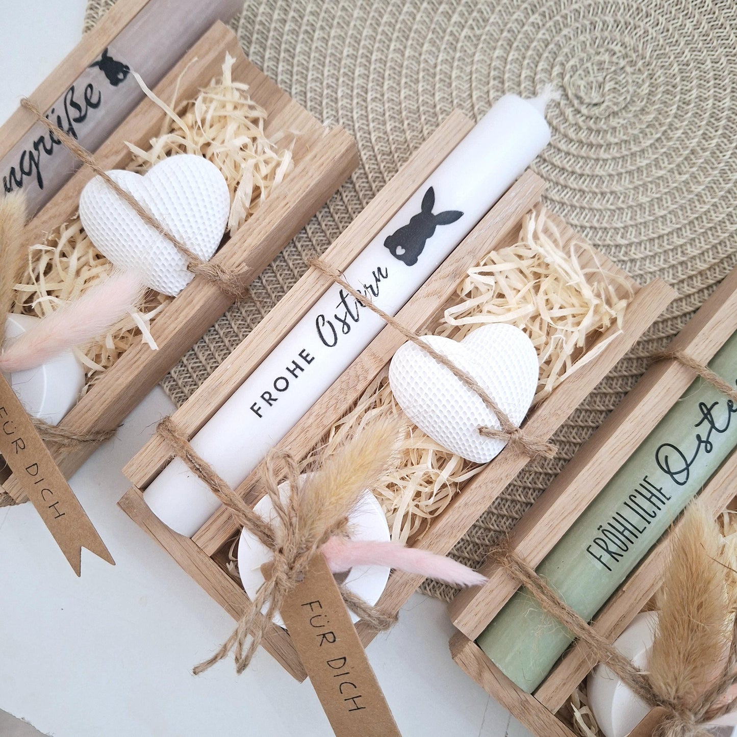 Ostern Ostergeschenk Geschenkset Kerze Kerzenset Dekoherz Kerzenhalter rund Stabkerze Schriftzug Frohe Ostern Osterfest Mitbringsel