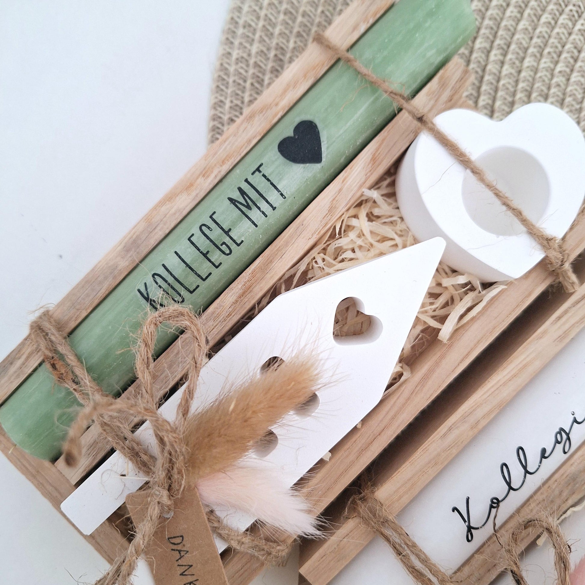Kollegin mit Herz Kollege Geschenk Geschenkset Dankeschön Haus / Lichthaus Kerzenhalter Herz Kerzenset Geschenkset Stabkerze Holzbox