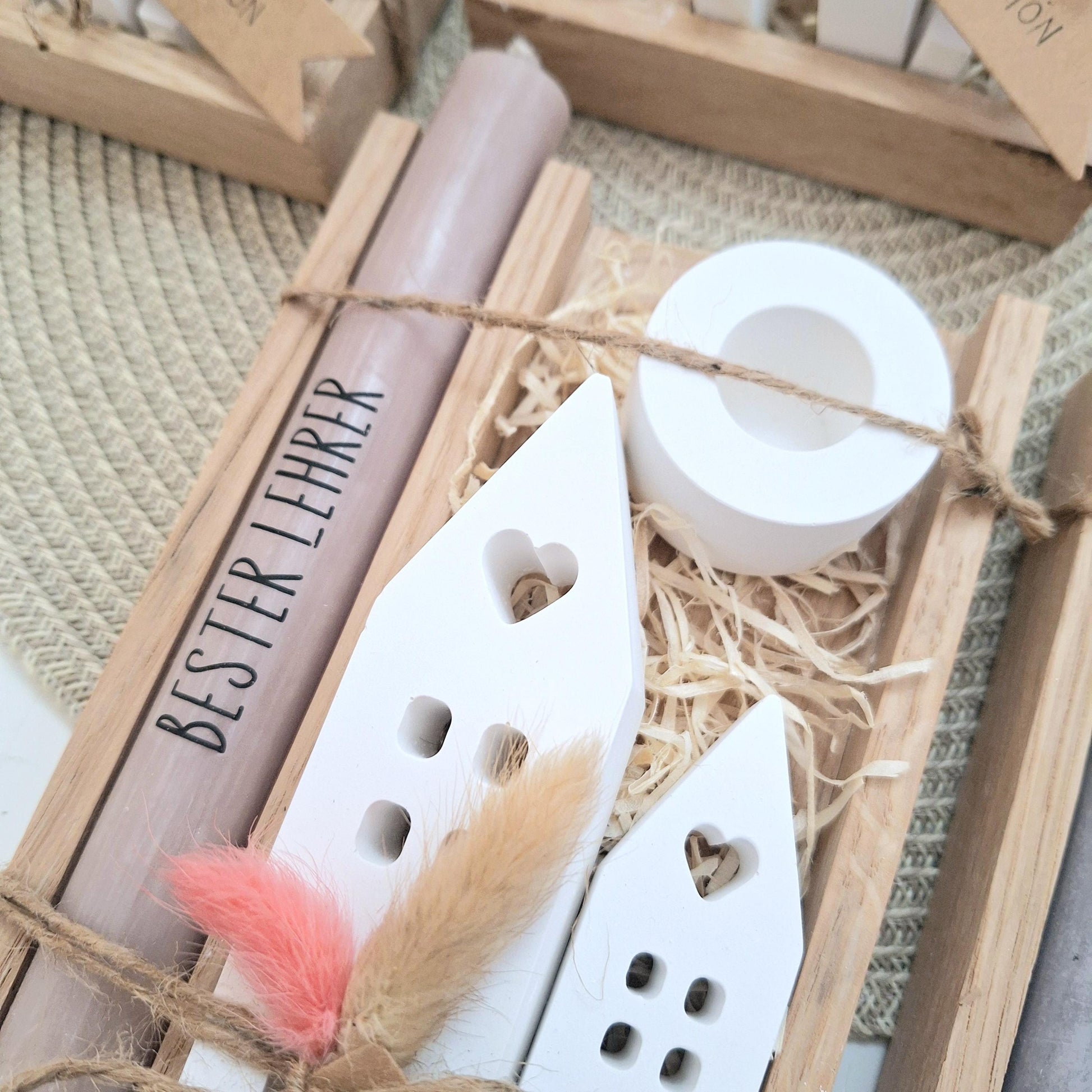 Abschiedsgeschenk Schule Lehrerin mit Herz Lehrer Geschenkset Dankeschön Häuser / Lichthäuser Kerzenhalter rund Kerzenset Stabkerze Holzbox
