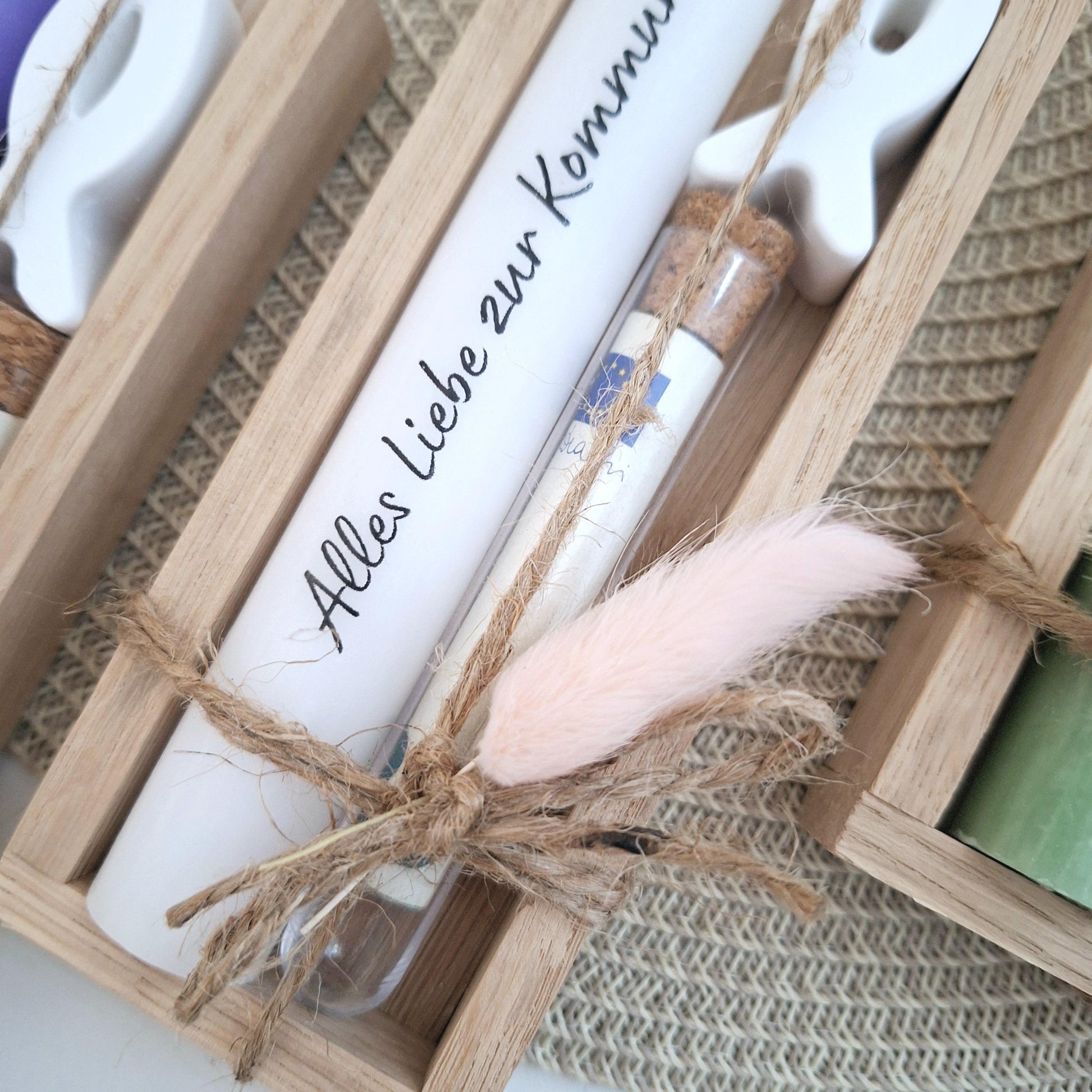 Kommunion Geldgeschenk Kommunionsgeschenk Geschenkset mit Fisch Reagenzglas Geschenkset für Jungen und Mädchen Kommunionskerze Gutschein