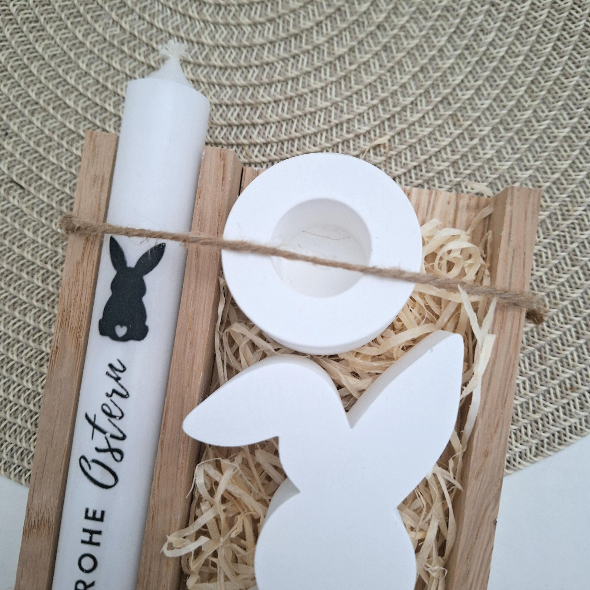 Ostern Geschenkset Ostergeschenk Hase mit Knickohr Kerzenhalter rund Kerzenset Stabkerze Kerzenbox Holzbox Mitbringsel