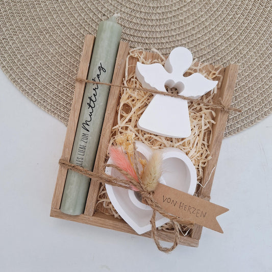Muttertag Muttertagsgeschenk Engel mit Herz Kerzenteller Herz Kerzenset für Mama Geschenkset Stabkerze Kerzenbox Holzbox Mitbringsel