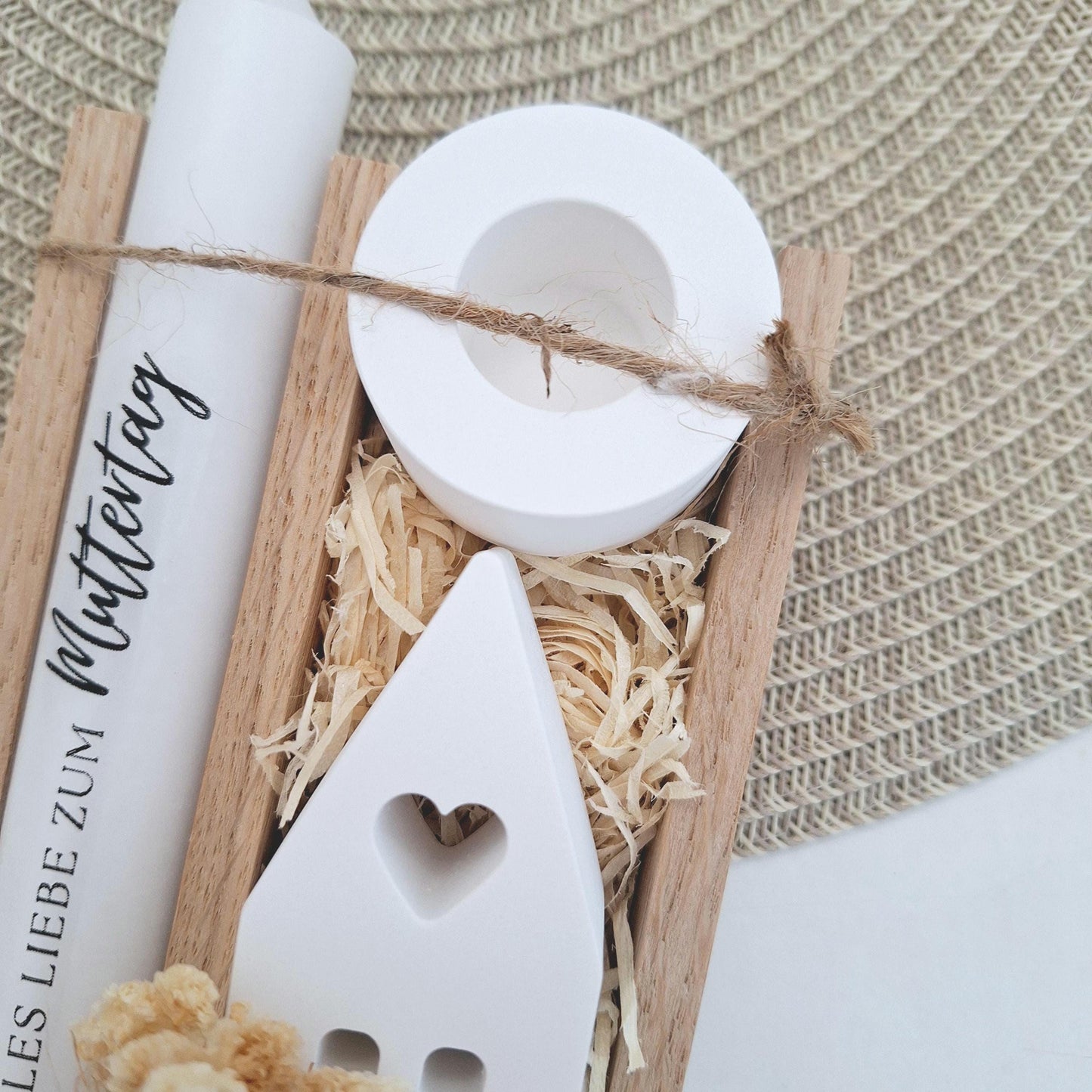 Muttertag Muttertagsgeschenk Haus / Lichthaus Kerzenhalter rund Kerzenset für Mama Geschenkset Stabkerze Kerzenbox Holzbox Mitbringsel