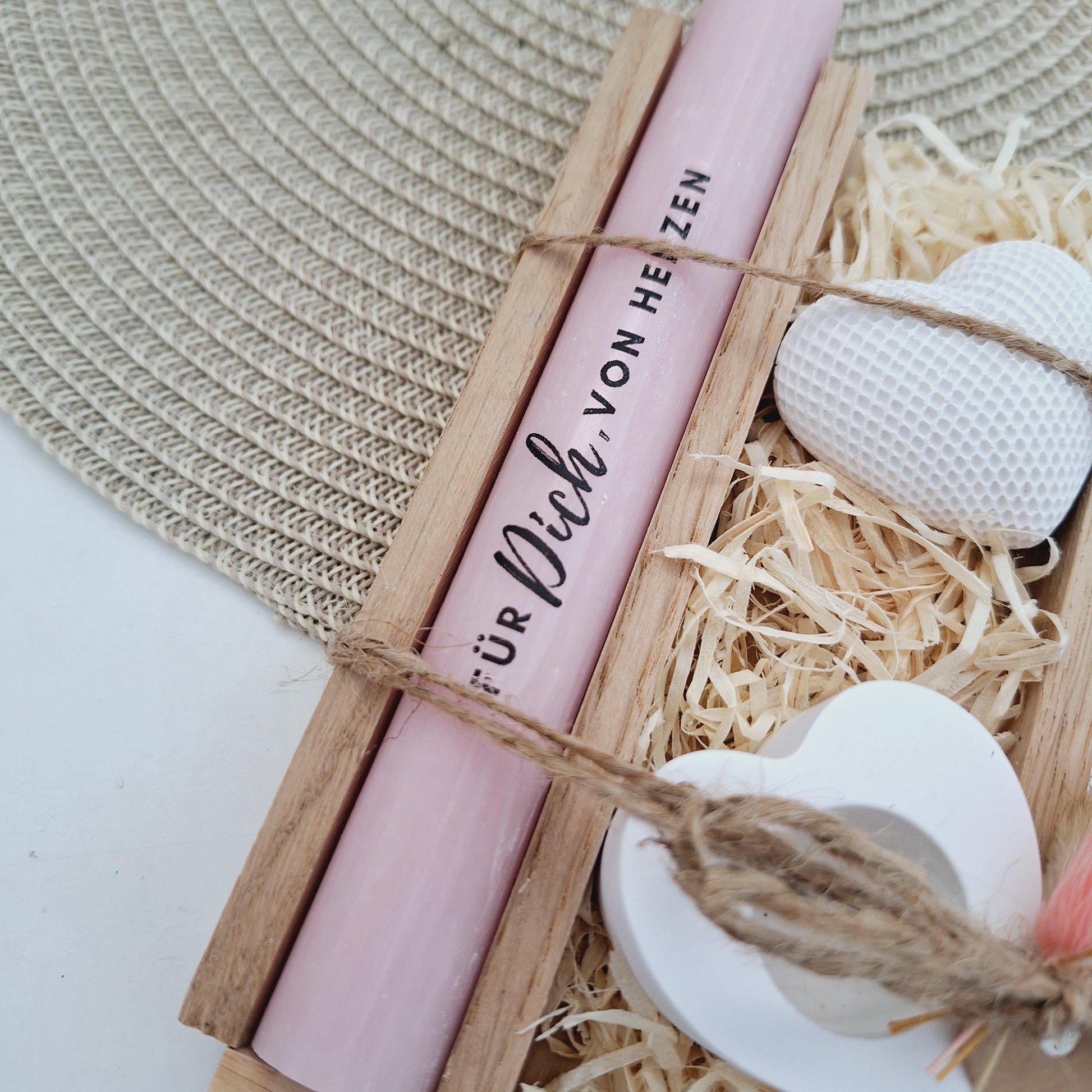 Muttertag Muttertagsgeschenk Dekoherz Kerzenhalter Herz Kerzenset für Mama Geschenkset Stabkerze Kerzenbox Holzbox Mitbringsel