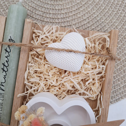 Muttertag Muttertagsgeschenk Dekoherz Kerzenteller Herz Kerzenset für Mama Geschenkset Stabkerze Kerzenbox Holzbox Mitbringsel