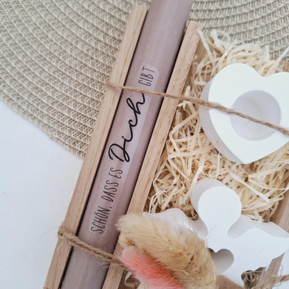 Muttertag Muttertagsgeschenk Engel mit Herz Kerzenhalter Herz Kerzenset für Mama Geschenkset Stabkerze Kerzenbox Holzbox Mitbringsel
