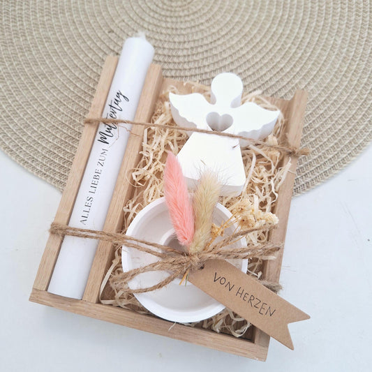 Muttertag Muttertagsgeschenk Engel mit Herz Kerzenteller rund Kerzenset für Mama Geschenkset Stabkerze Kerzenbox Holzbox Mitbringsel